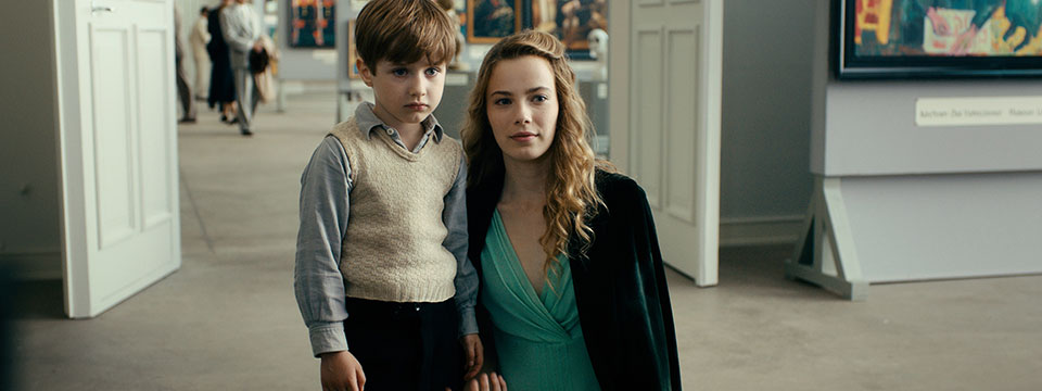 Werk ohne Autor (Never Look Away)