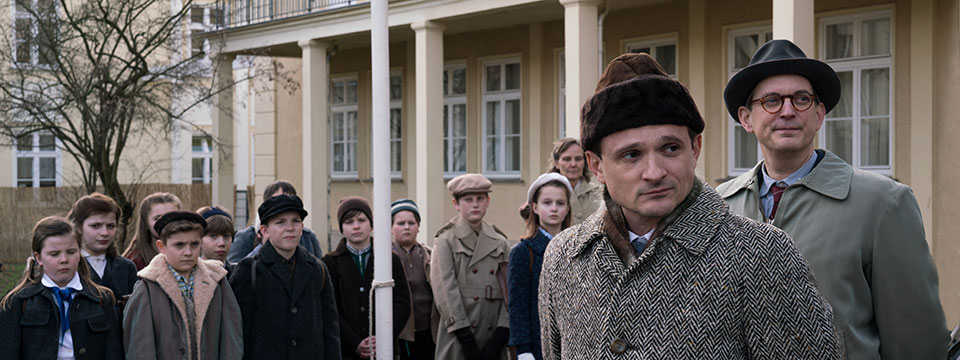 Das schweigende Klassenzimmer (The Silent Revolution)