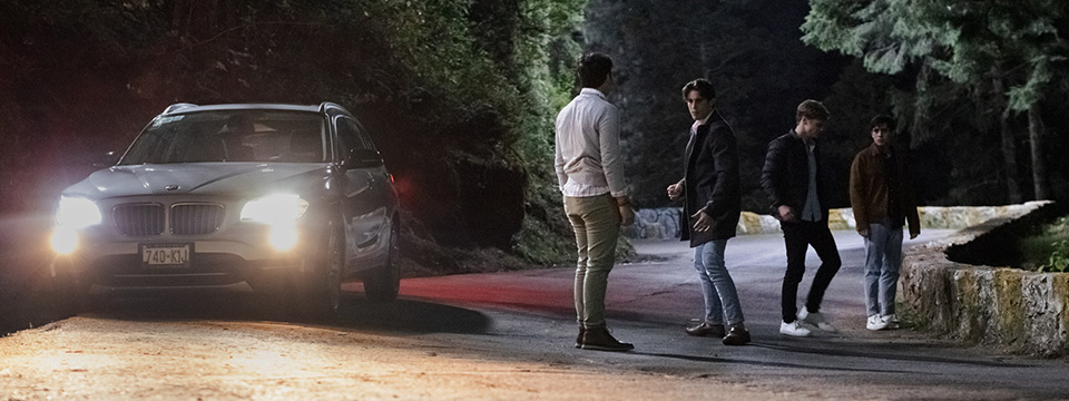 Hombres íntegros (Fine Young Men)