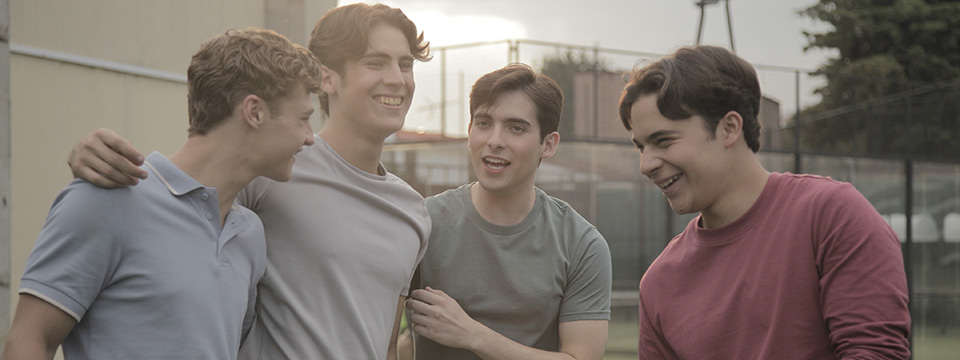 Hombres íntegros (Fine Young Men)